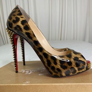 CHRISTIAN LOUBOUTIN  120 PATENT SPIKE LEOPARD PUMP/HEEL US 10/40